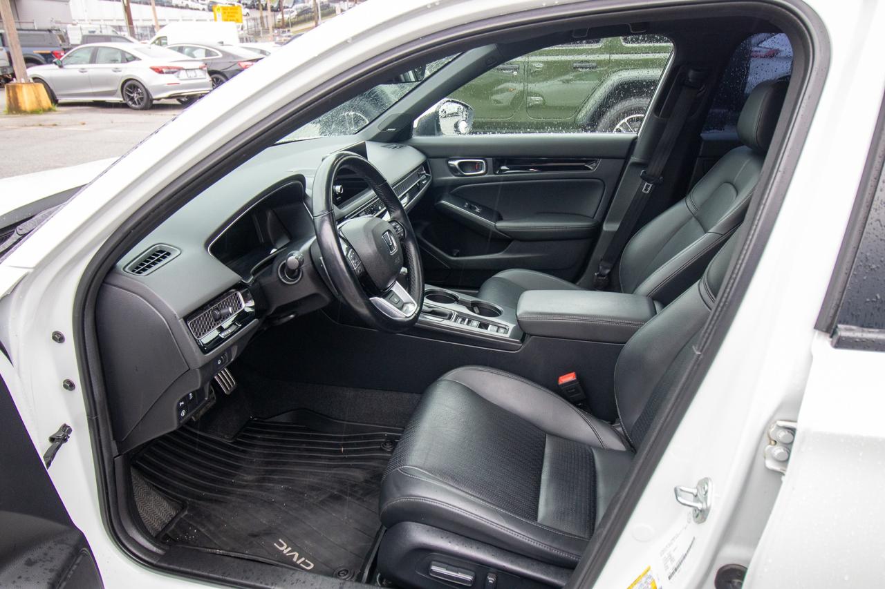 2022 Honda Civic Sport Touring Photo5