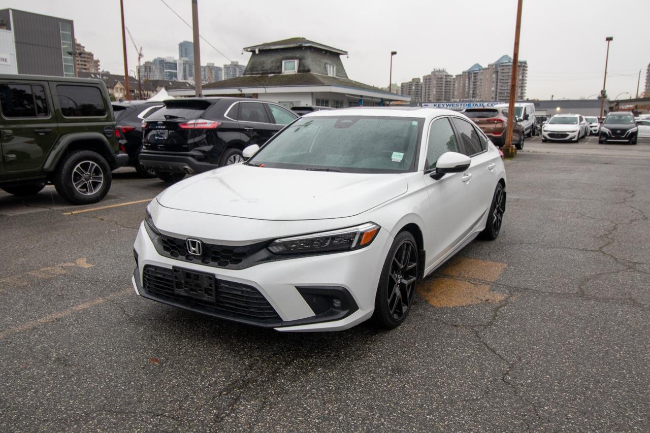 2022 Honda Civic Sport Touring Photo0