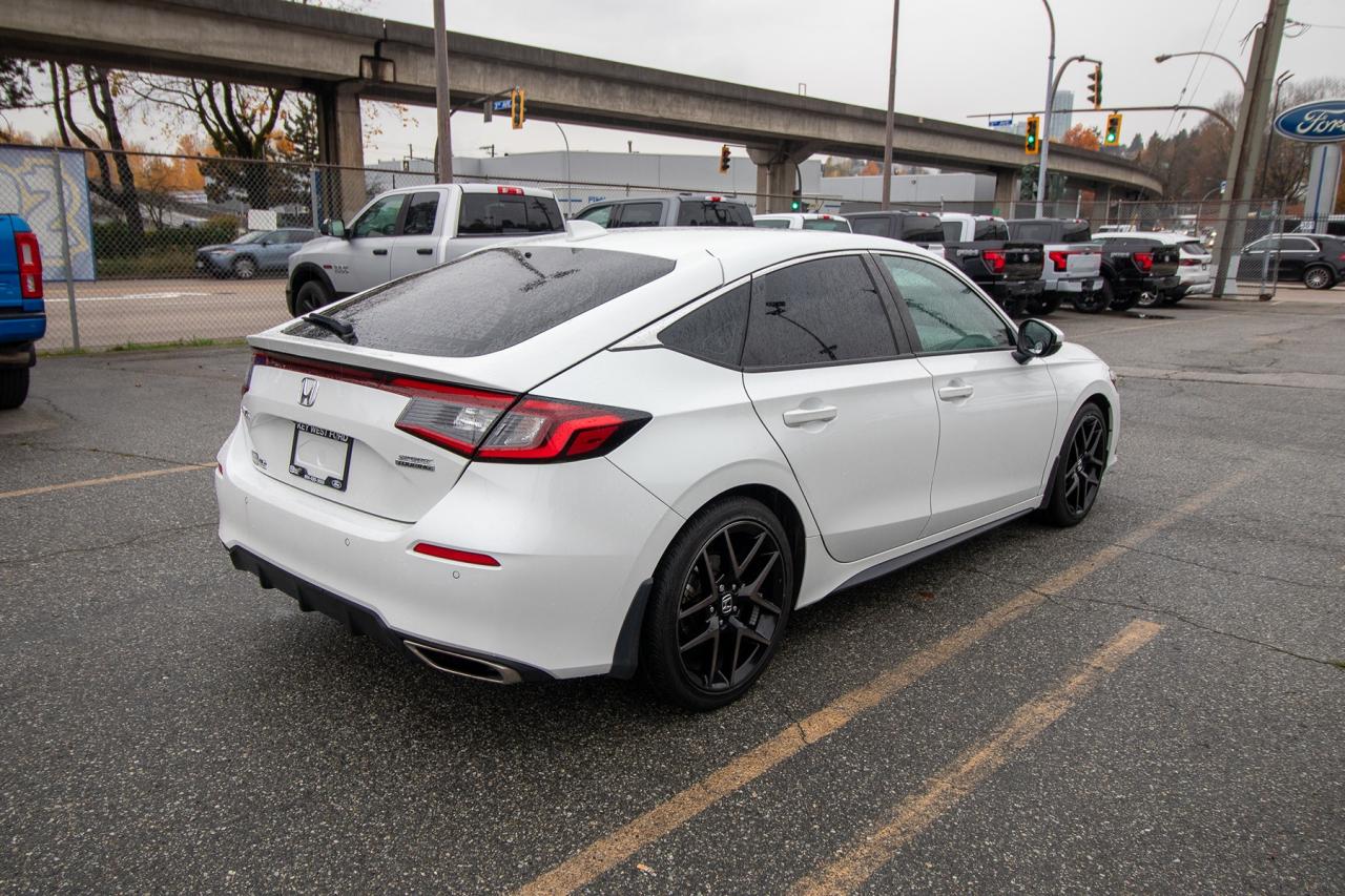 2022 Honda Civic Sport Touring Photo4