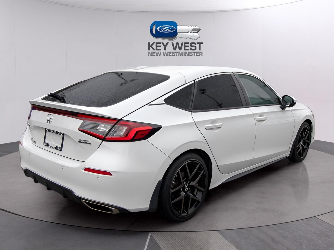 2022 Honda Civic Sport Touring Photo3