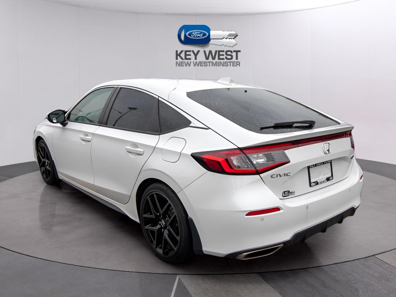 2022 Honda Civic Sport Touring Photo1