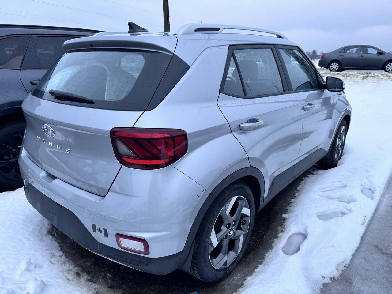 2020 Hyundai Venue Trend Photo3