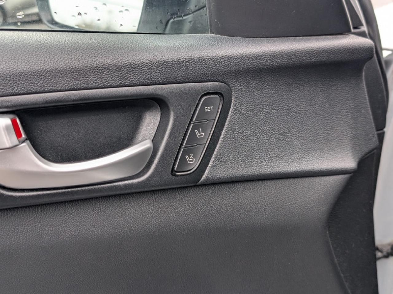 2016 Kia Optima LX+  **MEM SEAT - HTD SW** Photo