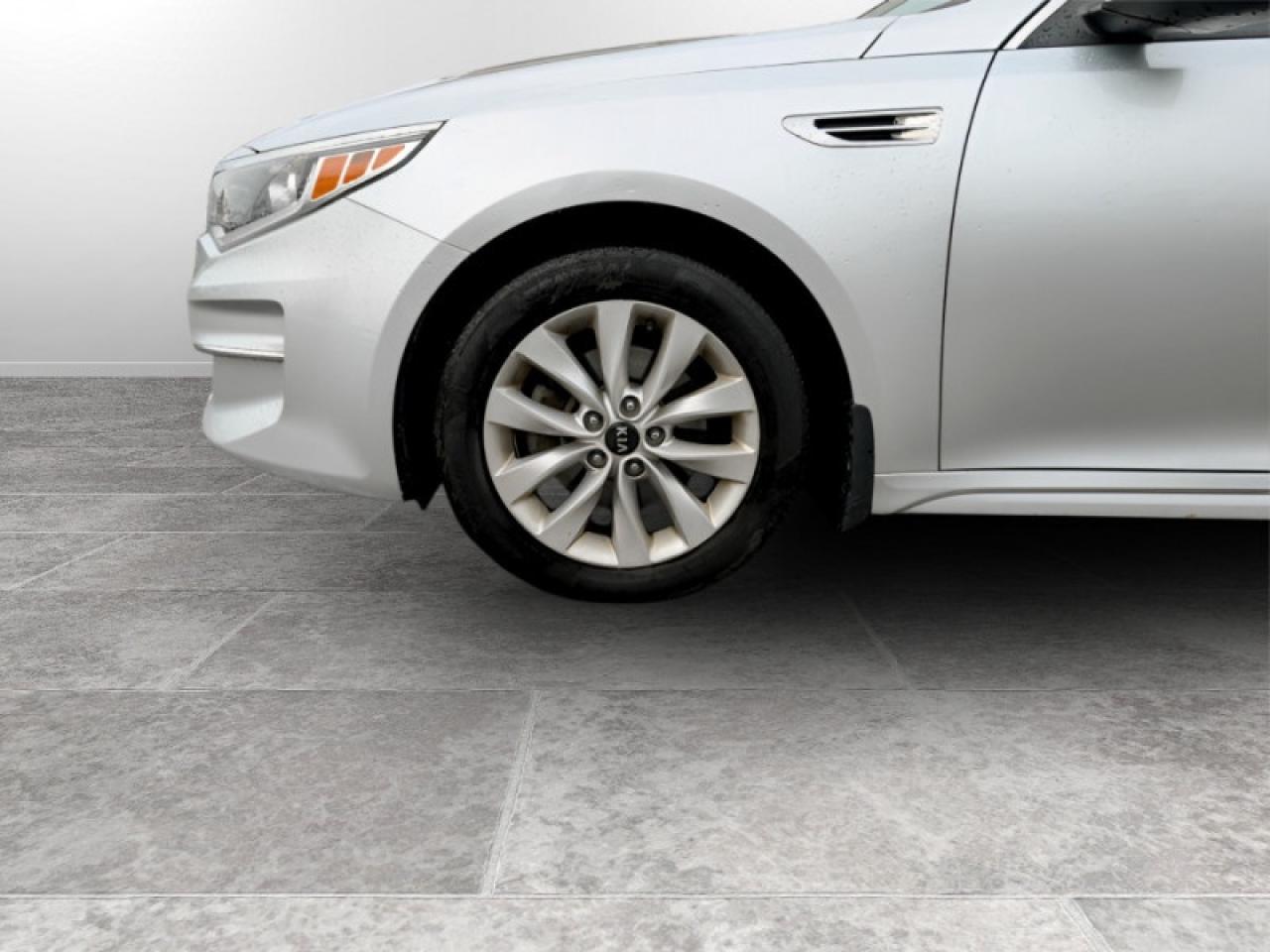 2016 Kia Optima LX+  **MEM SEAT - HTD SW** Photo