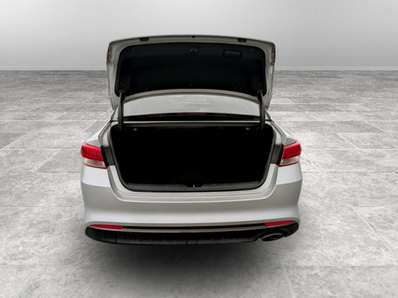 2016 Kia Optima LX+  **MEM SEAT - HTD SW** Photo