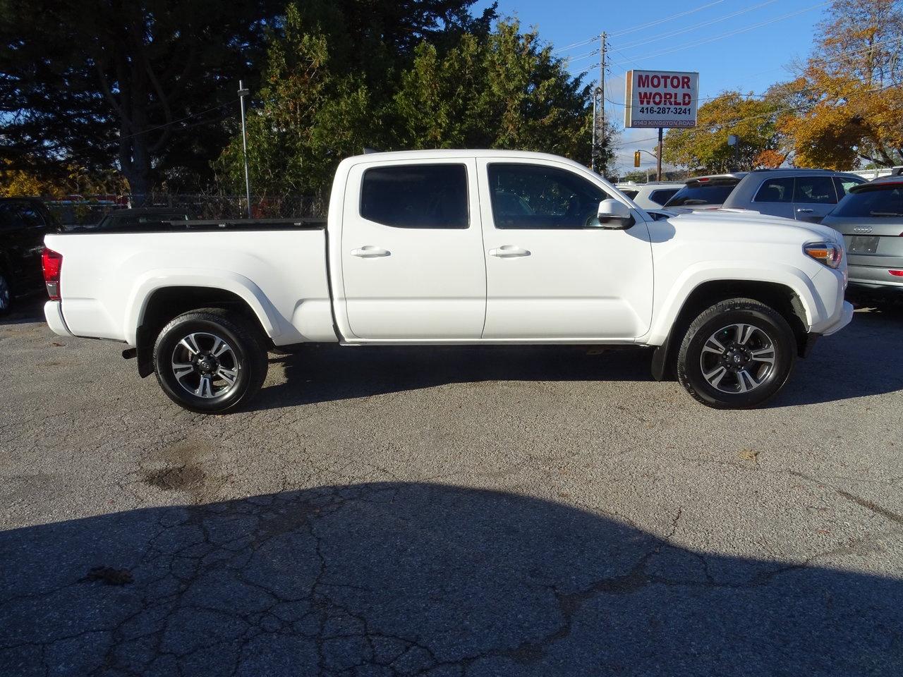 2019 Toyota Tacoma SR5 - Photo #5
