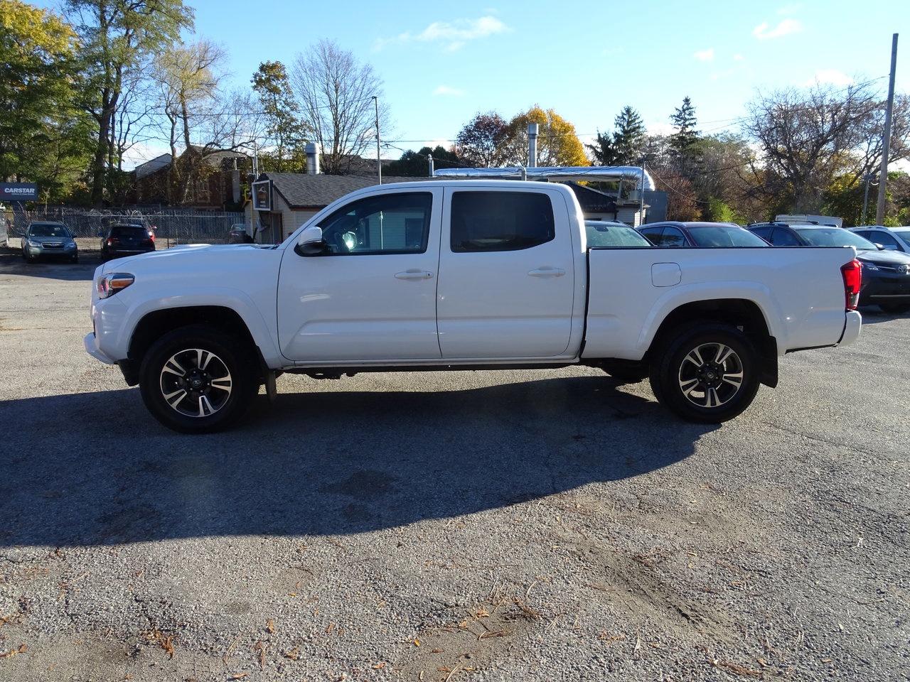 Used 2019 Toyota Tacoma SR5 for sale in Scarborough, ON