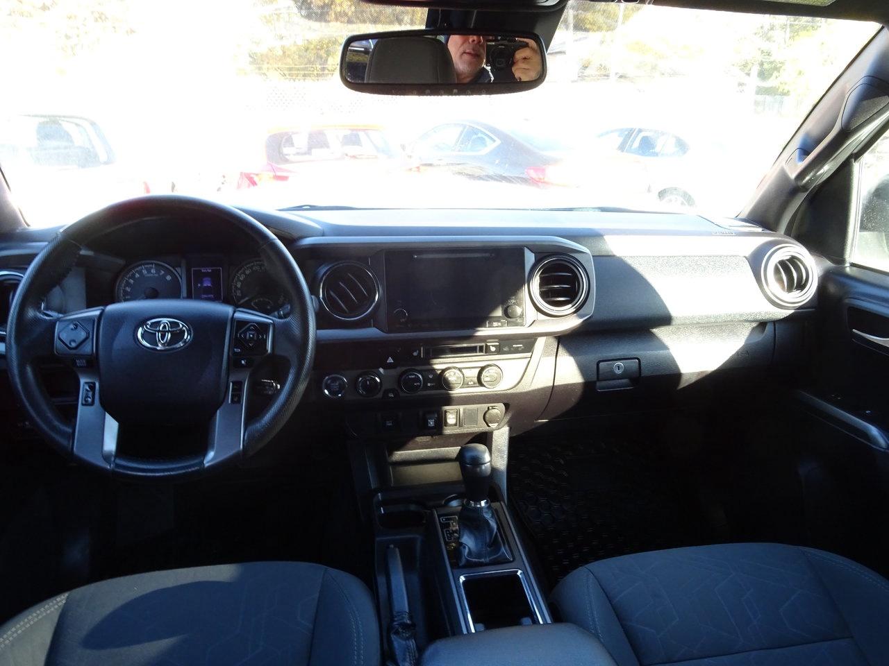 2019 Toyota Tacoma SR5 - Photo #17