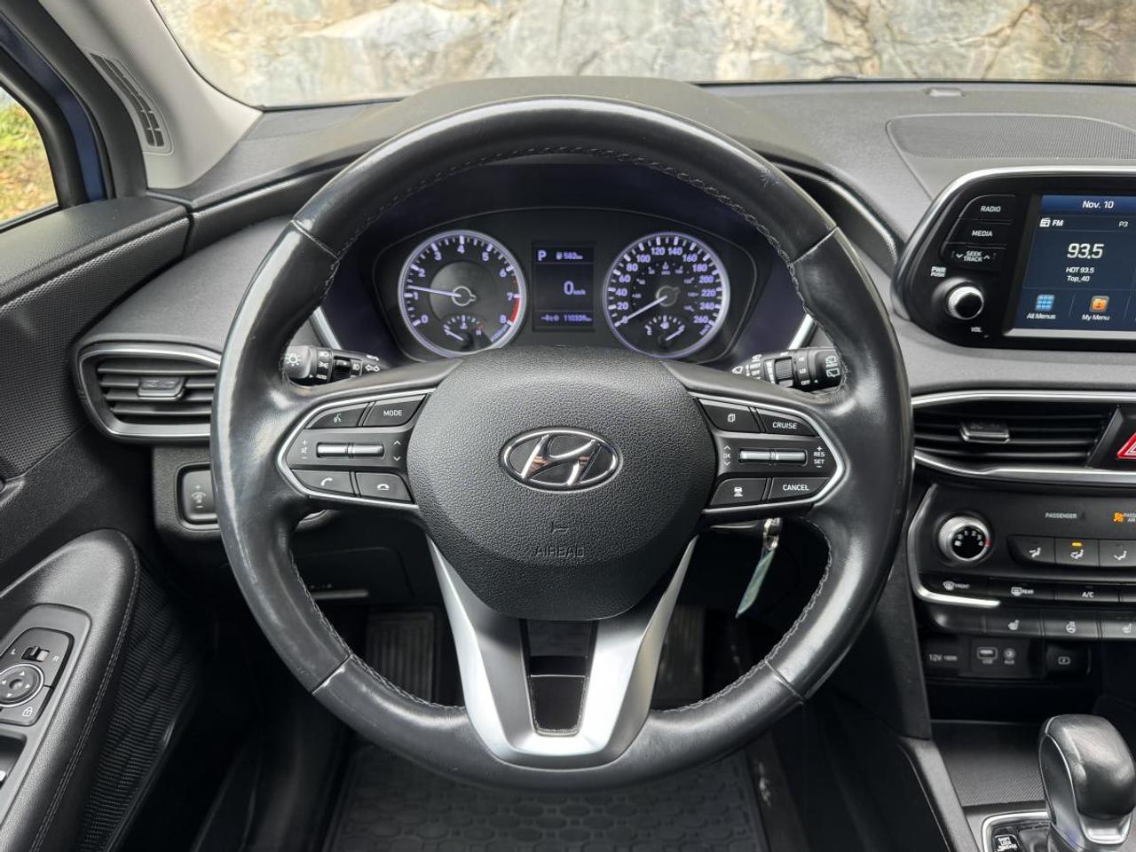 2020 Hyundai Santa Fe 2.4L Essential AWD w/Safety Package Photo