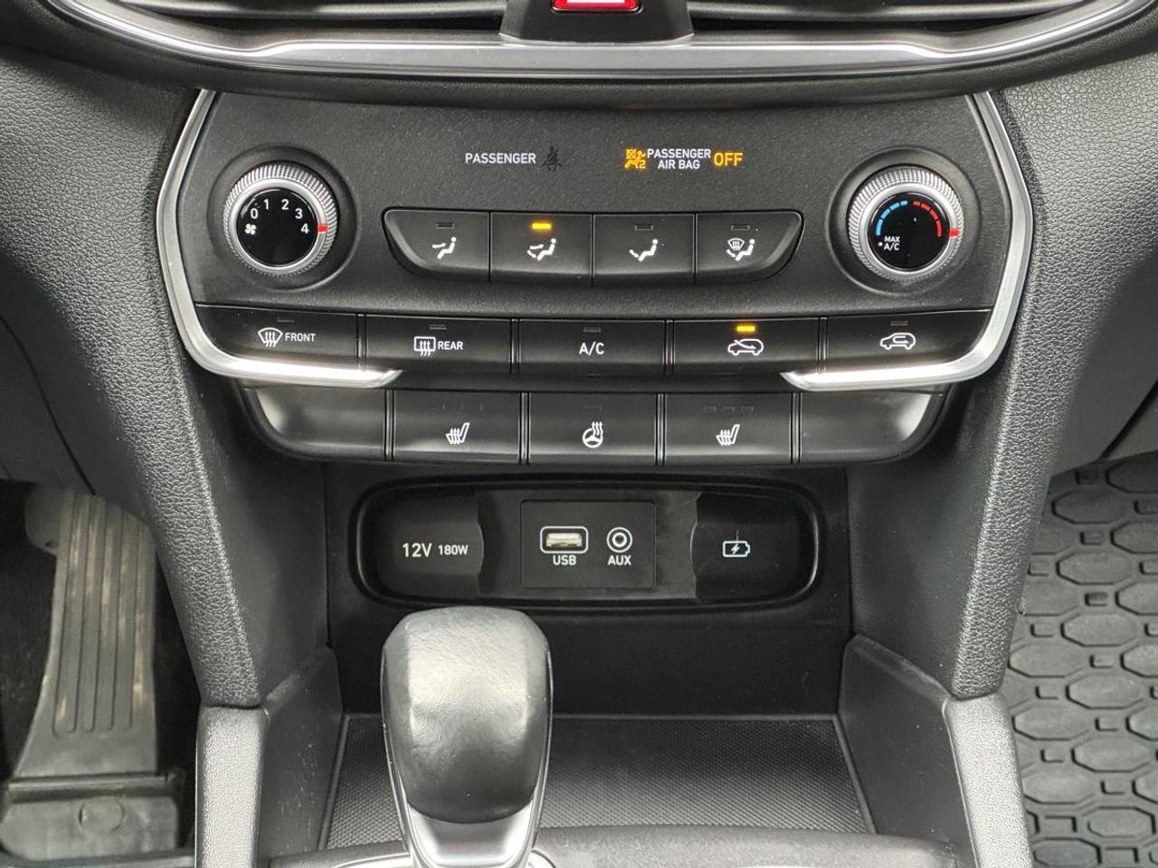 2020 Hyundai Santa Fe 2.4L Essential AWD w/Safety Package Photo