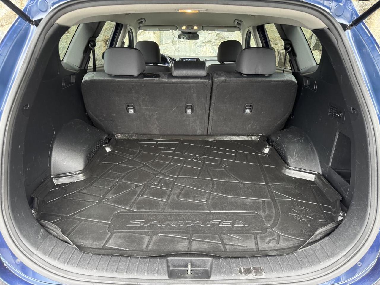 2020 Hyundai Santa Fe 2.4L Essential AWD w/Safety Package Photo