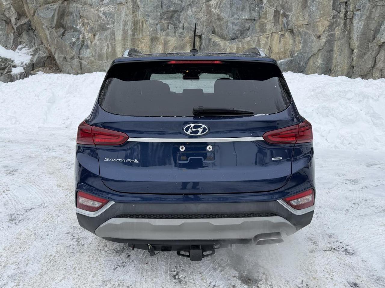 2020 Hyundai Santa Fe 2.4L Essential AWD w/Safety Package Photo