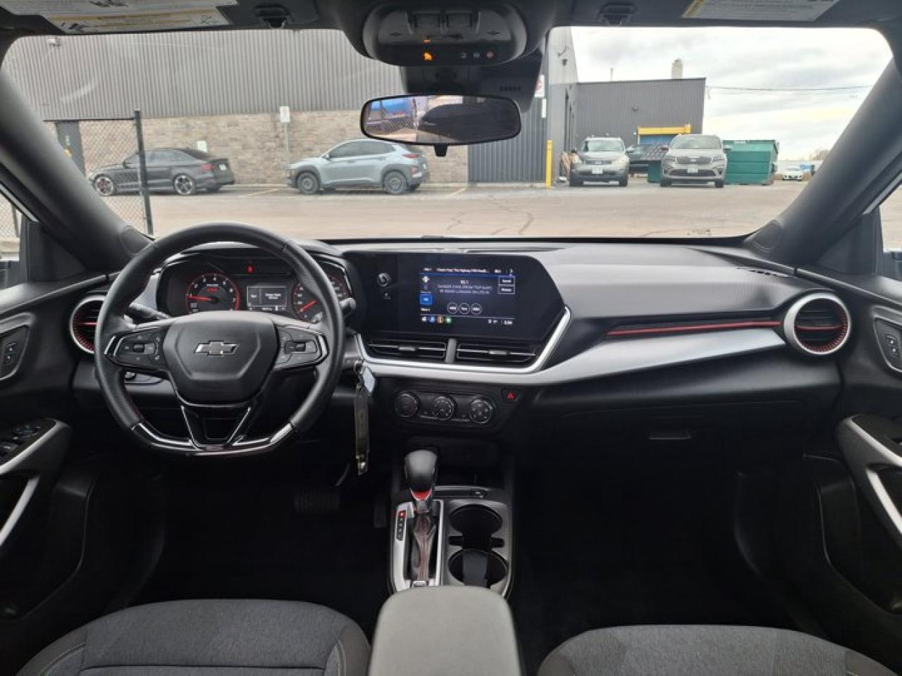 2024 Chevrolet Trax 1RS | Sunroof | Heated Wheel + Seats | CarPlay + Android | Rear Camera | Alloy Wheels and More ! Photo