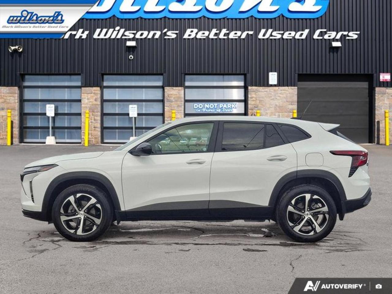 2024 Chevrolet Trax 1RS | Sunroof | Heated Wheel + Seats | CarPlay + Android | Rear Camera | Alloy Wheels and More ! Photo