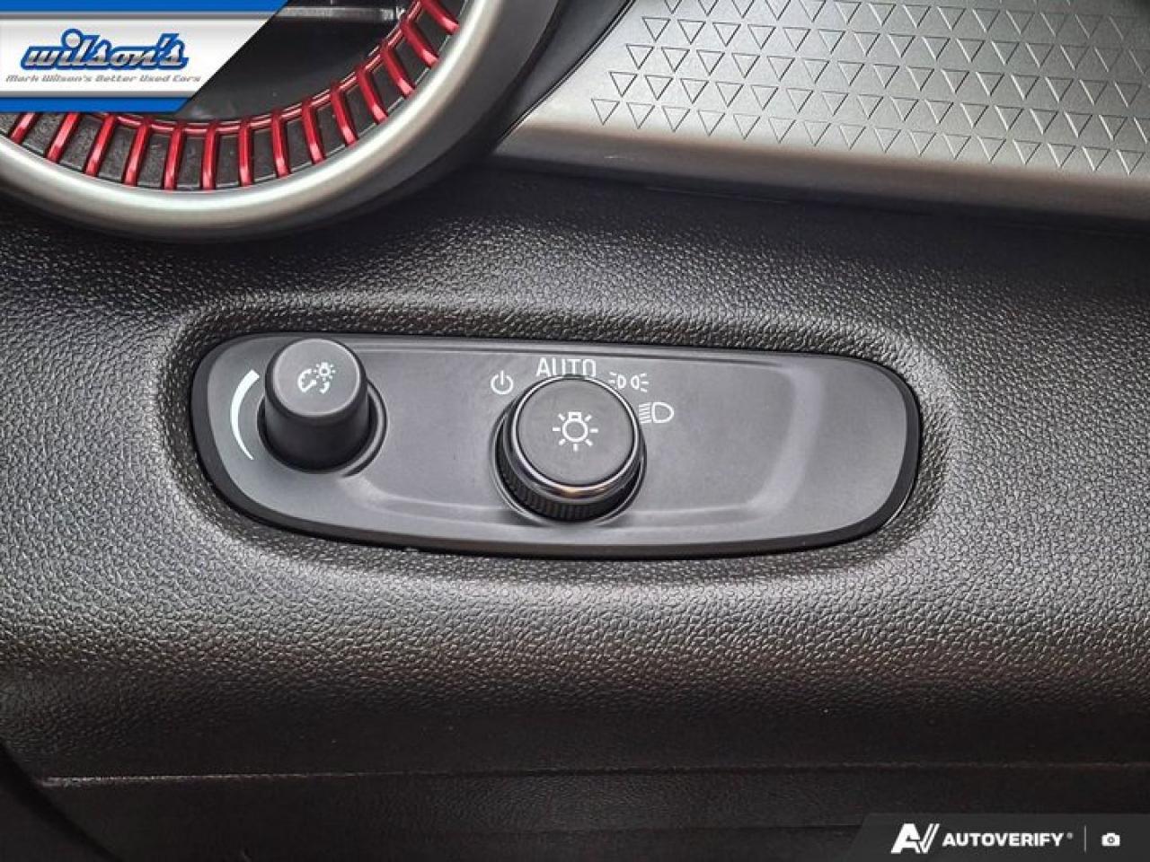 2024 Chevrolet Trax 1RS | Sunroof | Heated Wheel + Seats | CarPlay + Android | Rear Camera | Alloy Wheels and More ! Photo