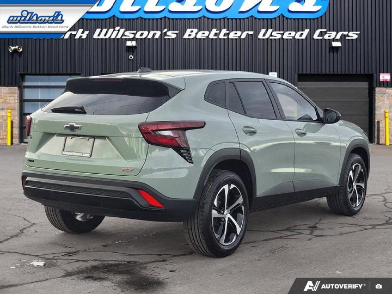 2024 Chevrolet Trax 1RS | Sunroof | Heated Wheel + Seats | CarPlay + Android | Rear Camera | Alloy Wheels and More ! Photo