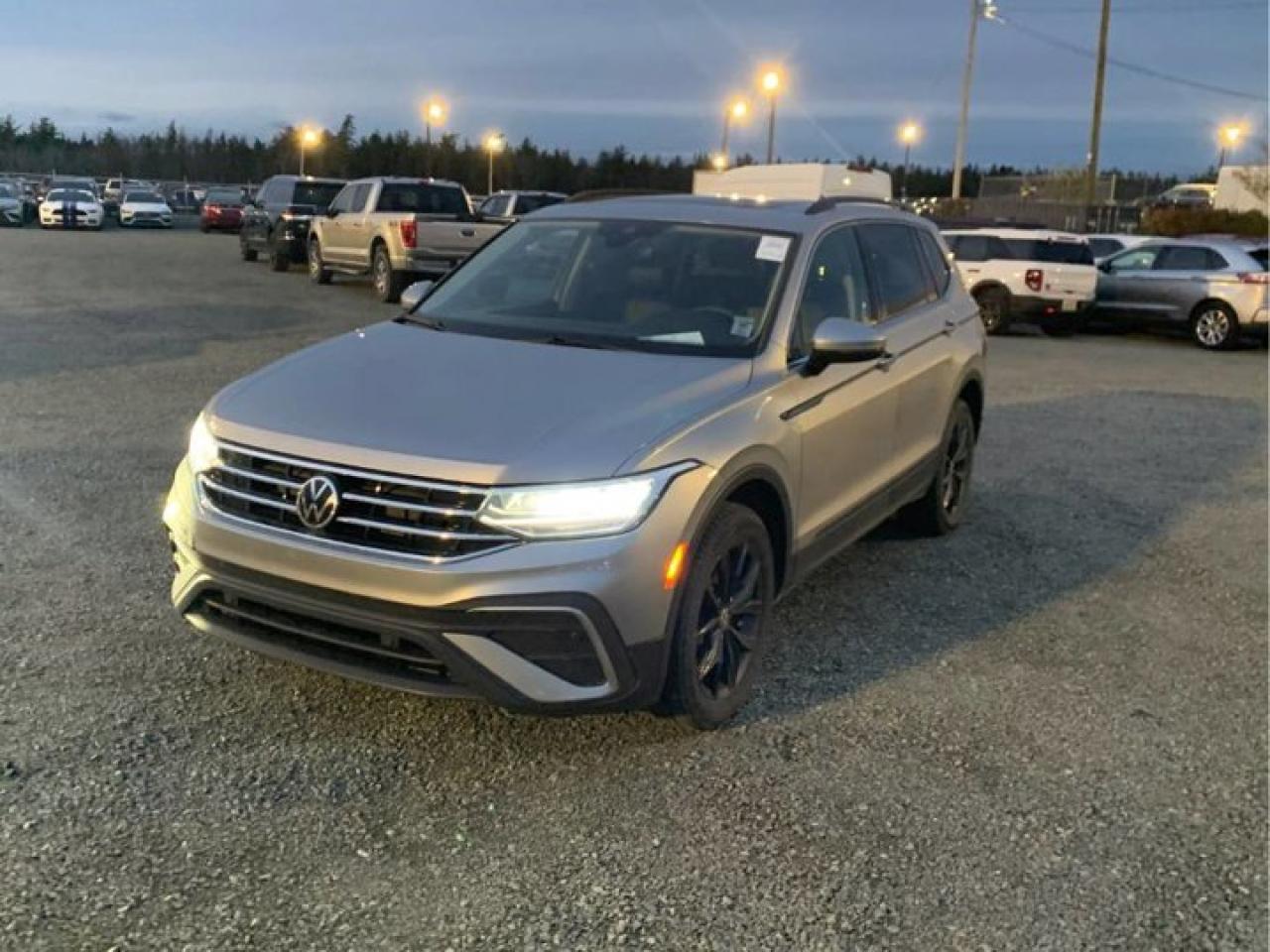 Used 2024 Volkswagen Tiguan Comfortline AWD | Panoramic Sunroof | Leather | Heated Seats | CarPlay + Android | Rear Cam & More ! for sale in Guelph, ON