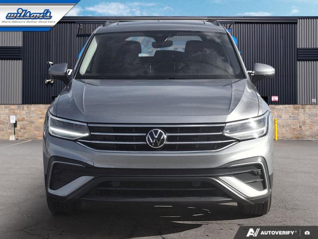 2024 Volkswagen Tiguan Comfortline AWD | Panoramic Sunroof | Leather | Heated Seats | CarPlay + Android | Rear Cam & More ! Photo