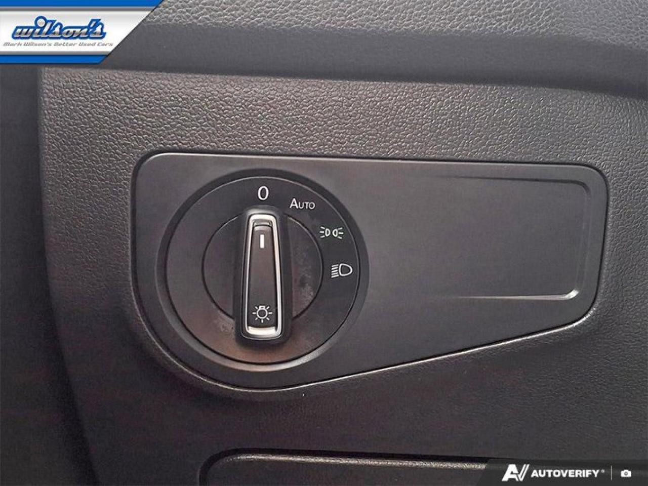 2024 Volkswagen Tiguan Comfortline AWD | Panoramic Sunroof | Leather | Heated Seats | CarPlay + Android | Rear Cam & More ! Photo