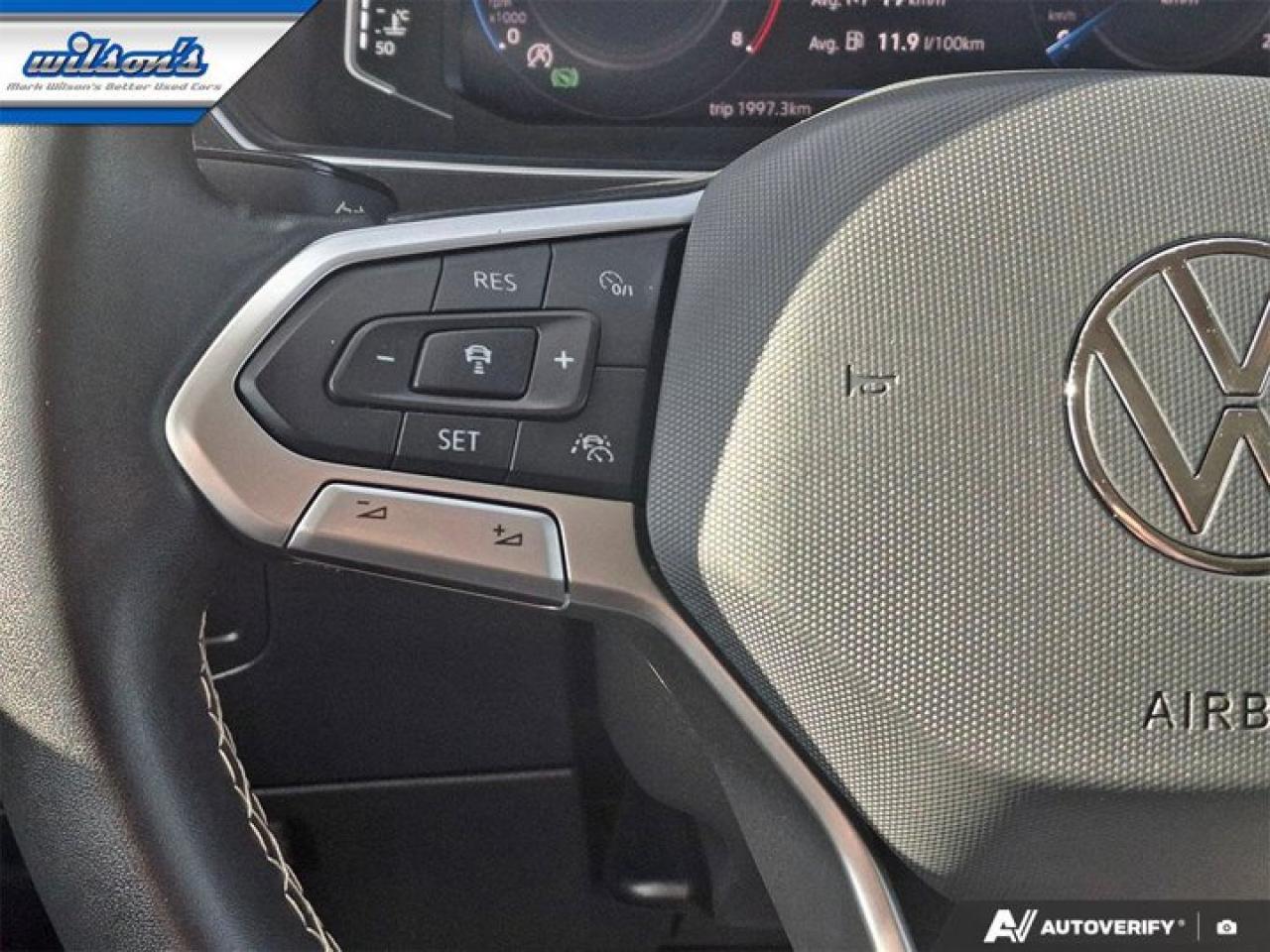 2024 Volkswagen Tiguan Comfortline AWD | Panoramic Sunroof | Leather | Heated Seats | CarPlay + Android | Rear Cam & More ! Photo