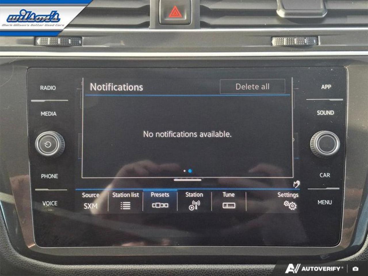 2024 Volkswagen Tiguan Comfortline AWD | Panoramic Sunroof | Leather | Heated Seats | CarPlay + Android | Rear Cam & More ! Photo