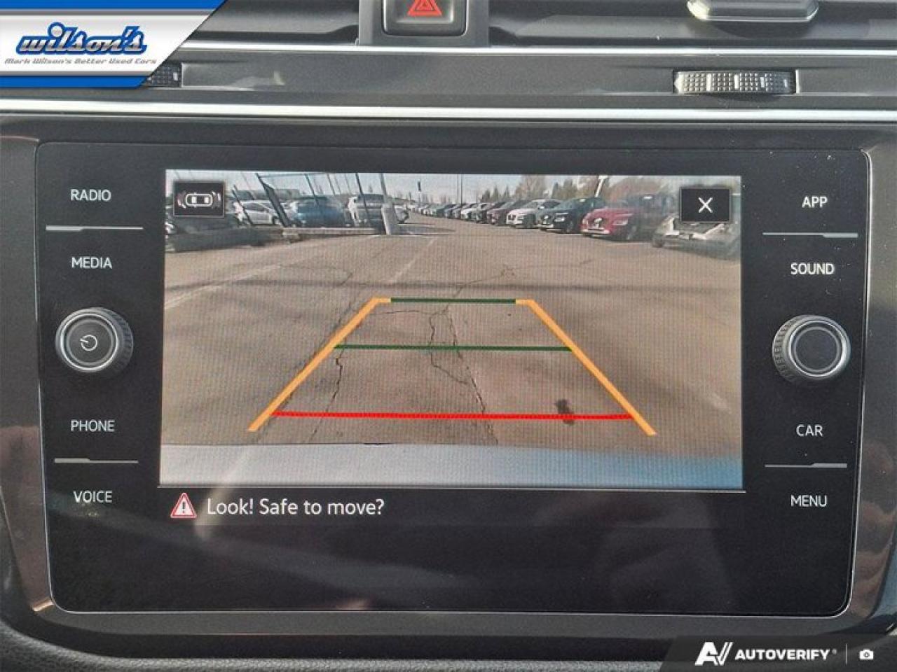 2024 Volkswagen Tiguan Comfortline AWD | Panoramic Sunroof | Leather | Heated Seats | CarPlay + Android | Rear Cam & More ! Photo