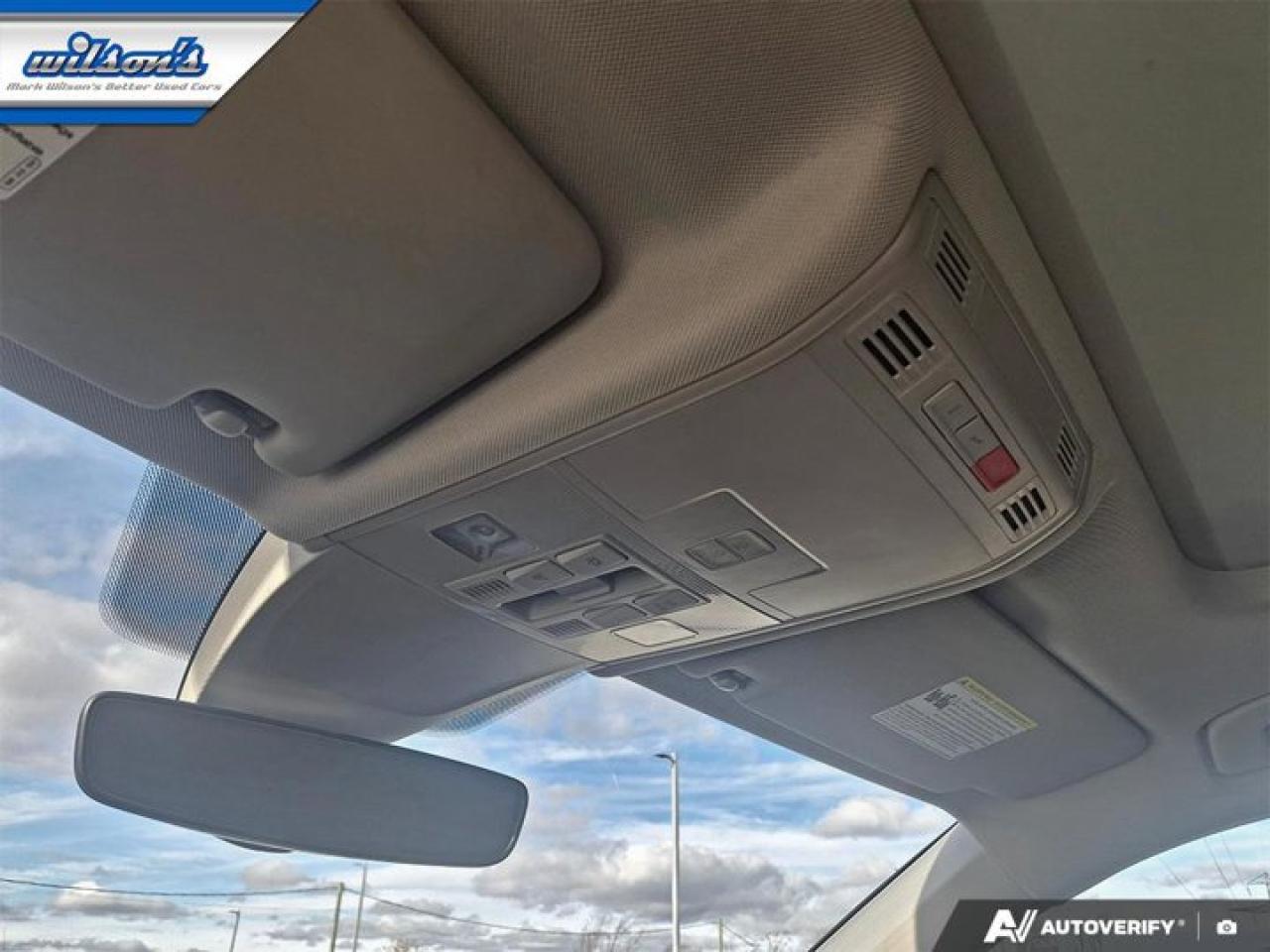 2024 Volkswagen Tiguan Comfortline AWD | Panoramic Sunroof | Leather | Heated Seats | CarPlay + Android | Rear Cam & More ! Photo