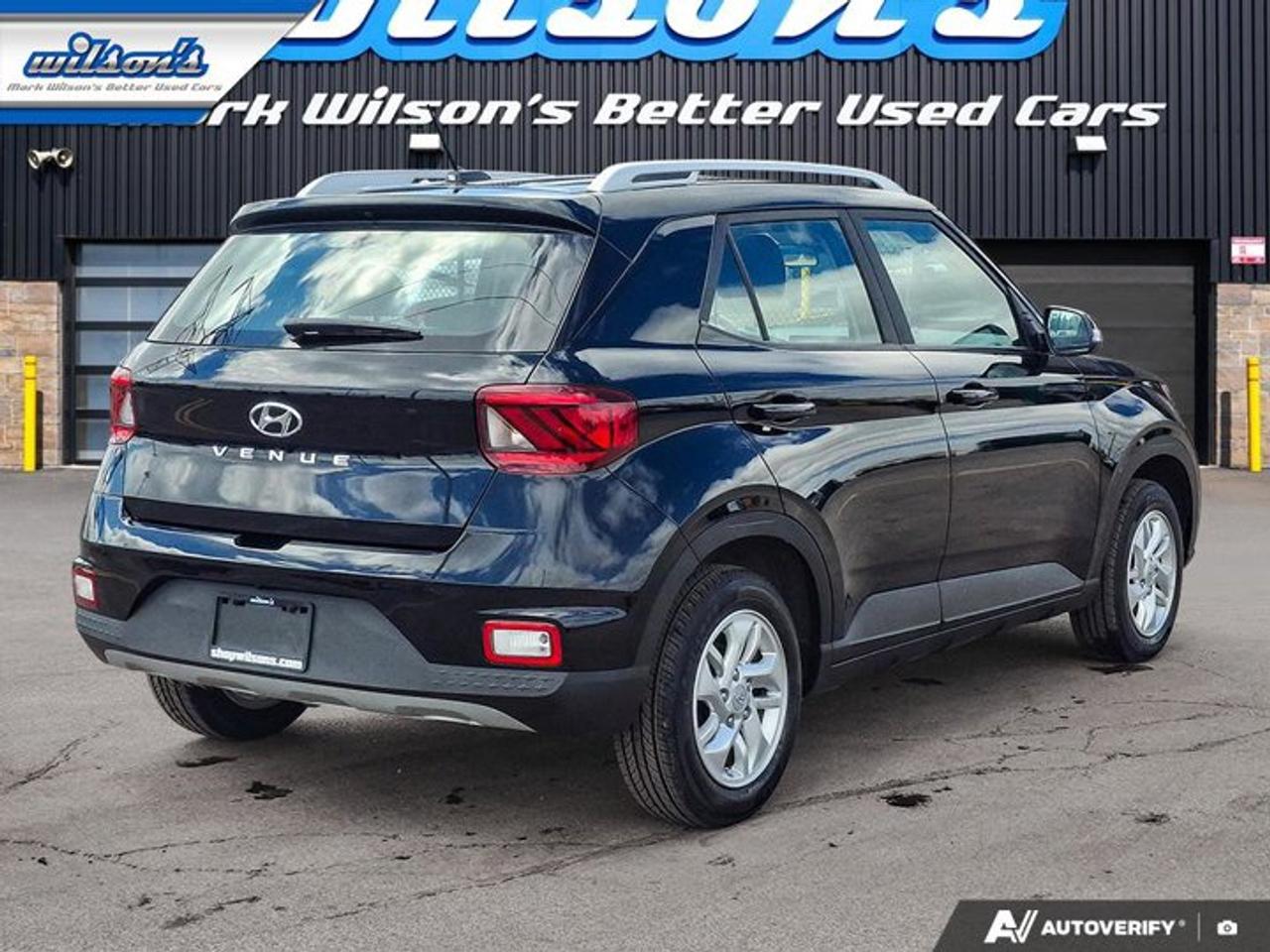 2021 Hyundai Santa Fe Ultimate Calligraphy | Leather | Pano Roof | Heated + Ventilated Seats | New Tires | New Brakes Photo