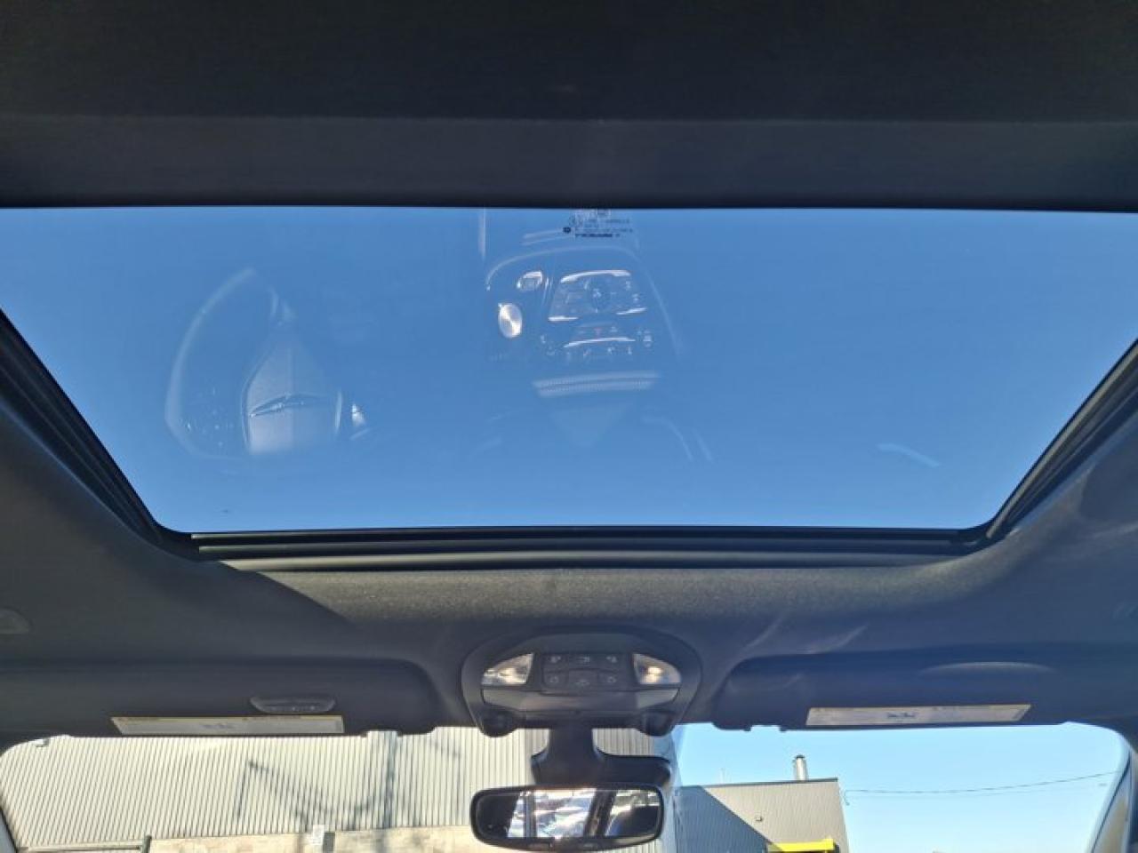 2025 Chrysler Pacifica Limited | Adaptive Cruise | BSM | Heated Steering | Cooled and Heated Seats | Remote Start and More! Photo