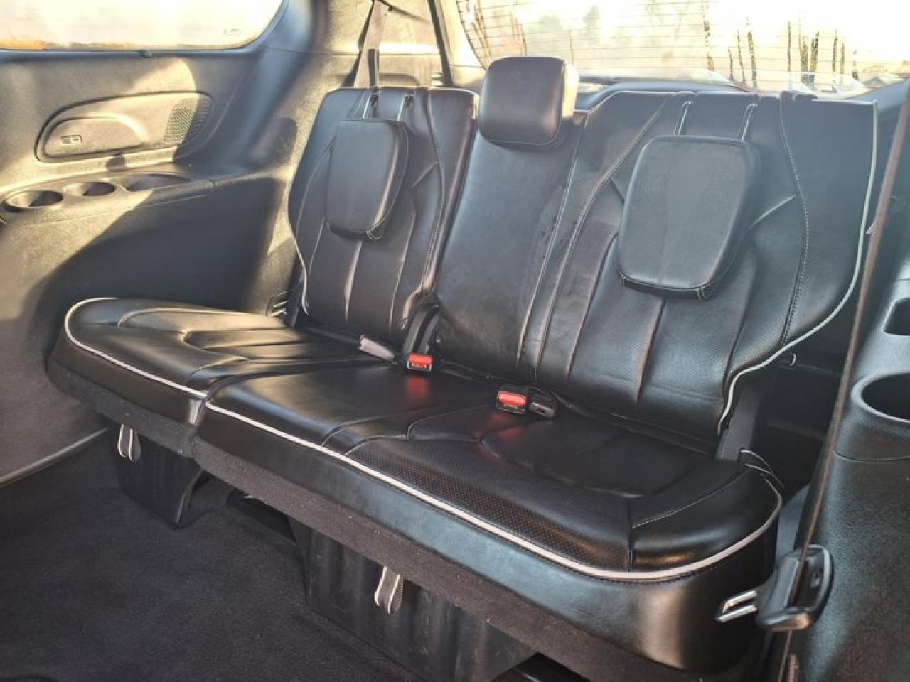 2025 Chrysler Pacifica Limited | Adaptive Cruise | BSM | Heated Steering | Cooled and Heated Seats | Remote Start and More! Photo