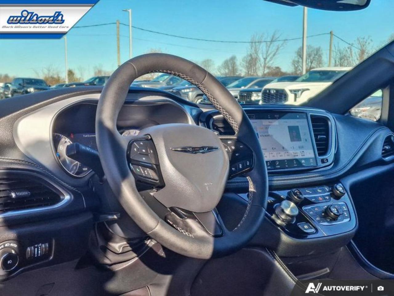 2025 Chrysler Pacifica Limited | Adaptive Cruise | BSM | Heated Steering | Cooled and Heated Seats | Remote Start and More! Photo