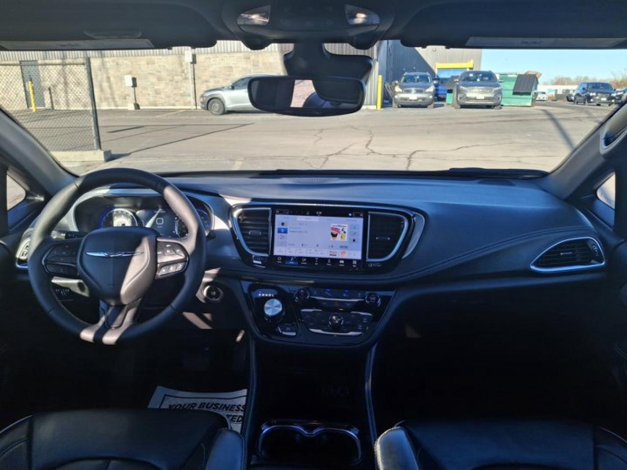 2025 Chrysler Pacifica Limited | Remote Start | Adaptive Cruise | BSM | Heated Steering | Cooled and Heated Seats & More ! Photo