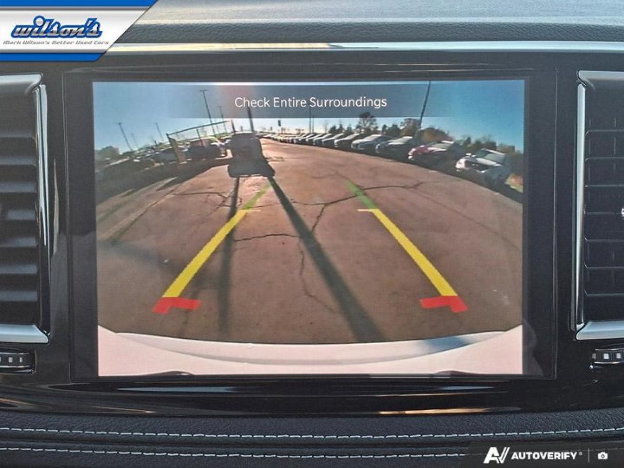 2025 Chrysler Pacifica Limited | Remote Start | Adaptive Cruise | BSM | Heated Steering | Cooled and Heated Seats & More ! Photo