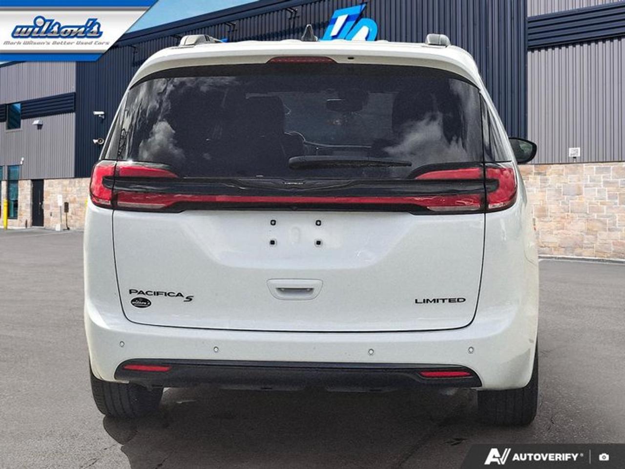 2025 Chrysler Pacifica Limited | Adaptive Cruise | Hot + Cold Seats | Heated Steering & More ! Photo