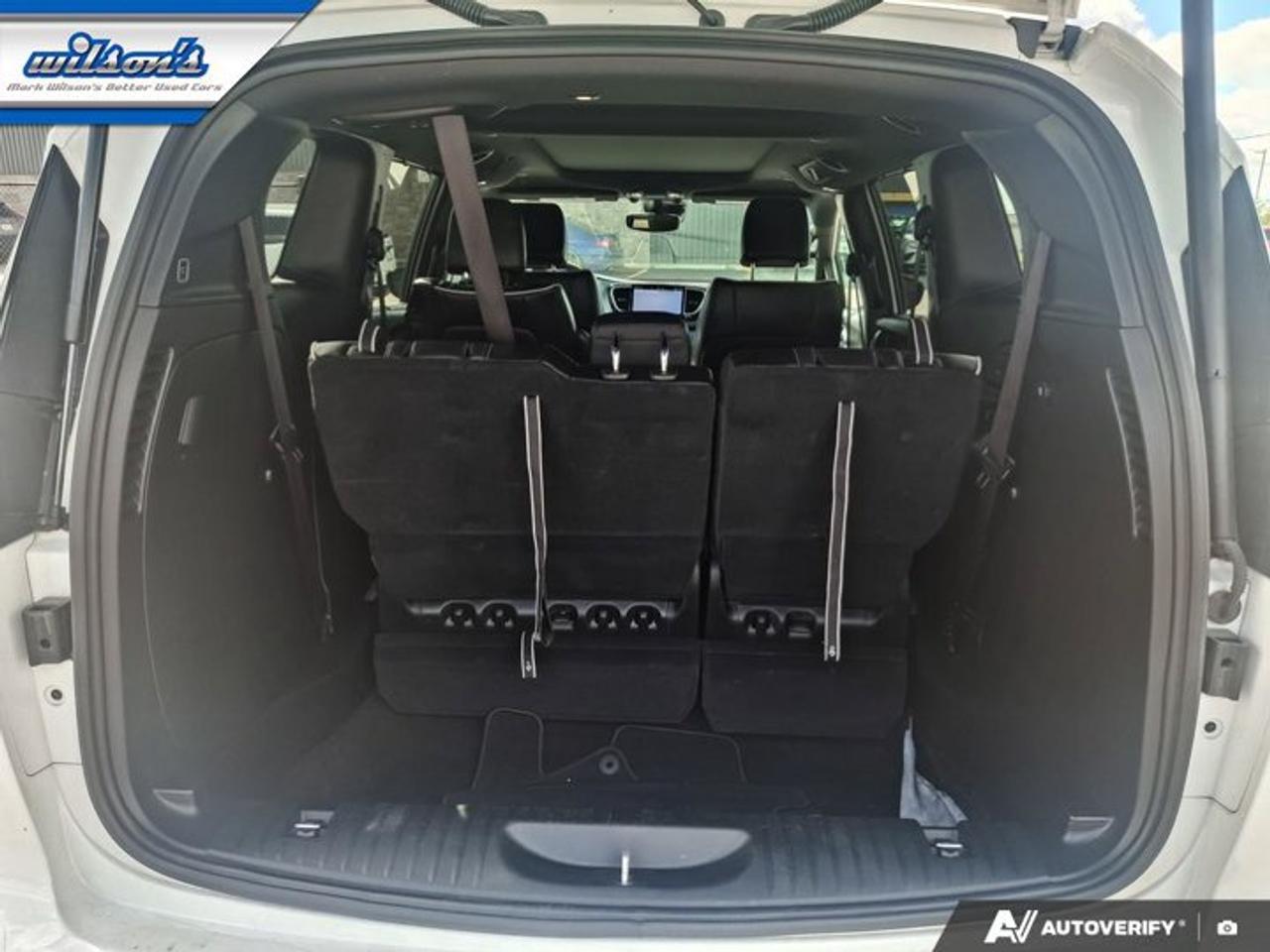 2025 Chrysler Pacifica Limited | Adaptive Cruise | Hot + Cold Seats | Heated Steering & More ! Photo