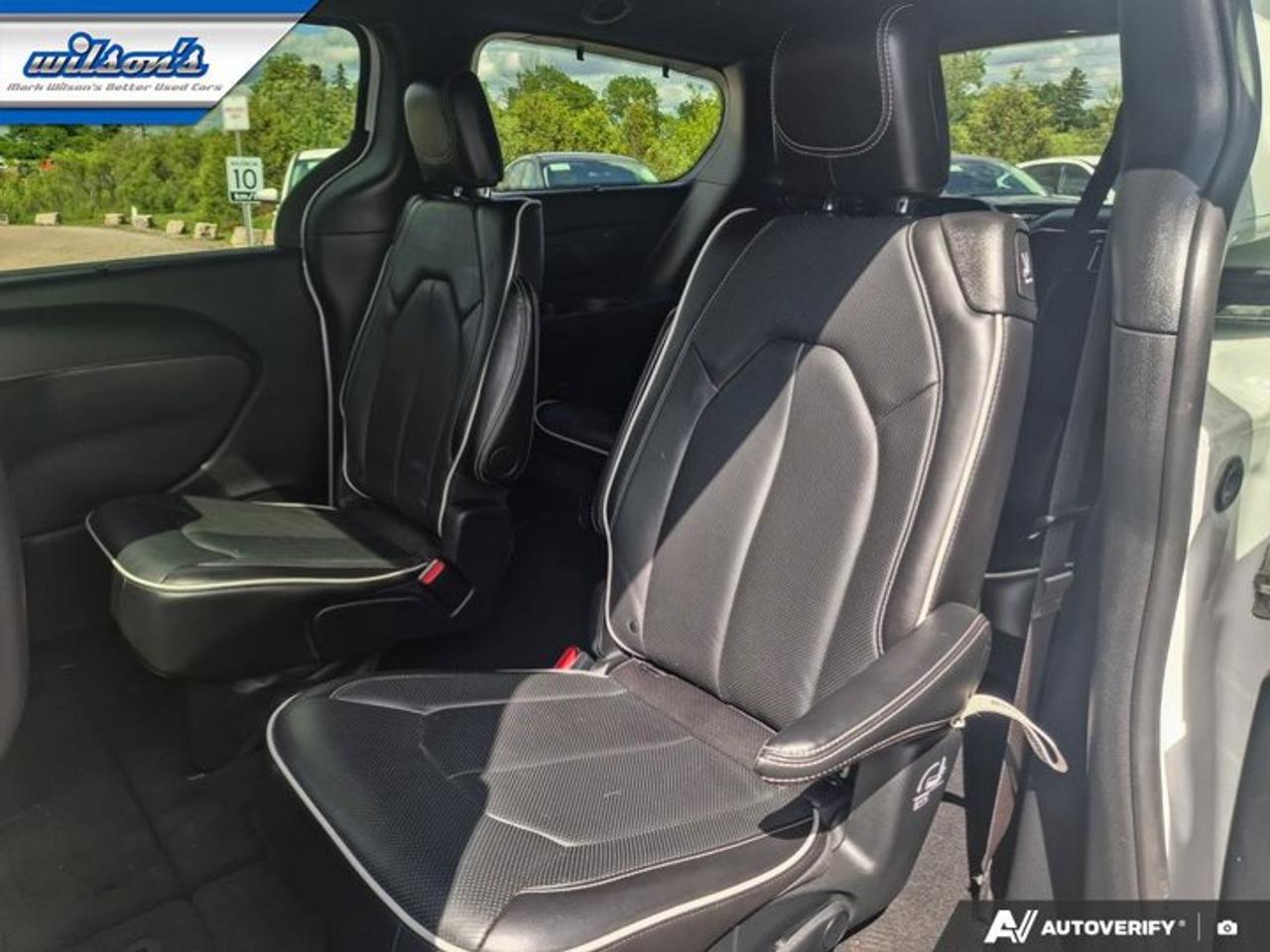 2025 Chrysler Pacifica Limited | Adaptive Cruise | Hot + Cold Seats | Heated Steering & More ! Photo