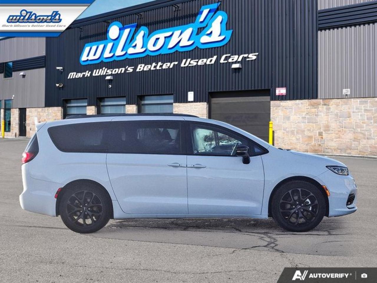 2025 Chrysler Pacifica Limited | Heated Steering | Cooled and Heated Seats| Remote Start | Adaptive Cruise | BSM & More ! Photo
