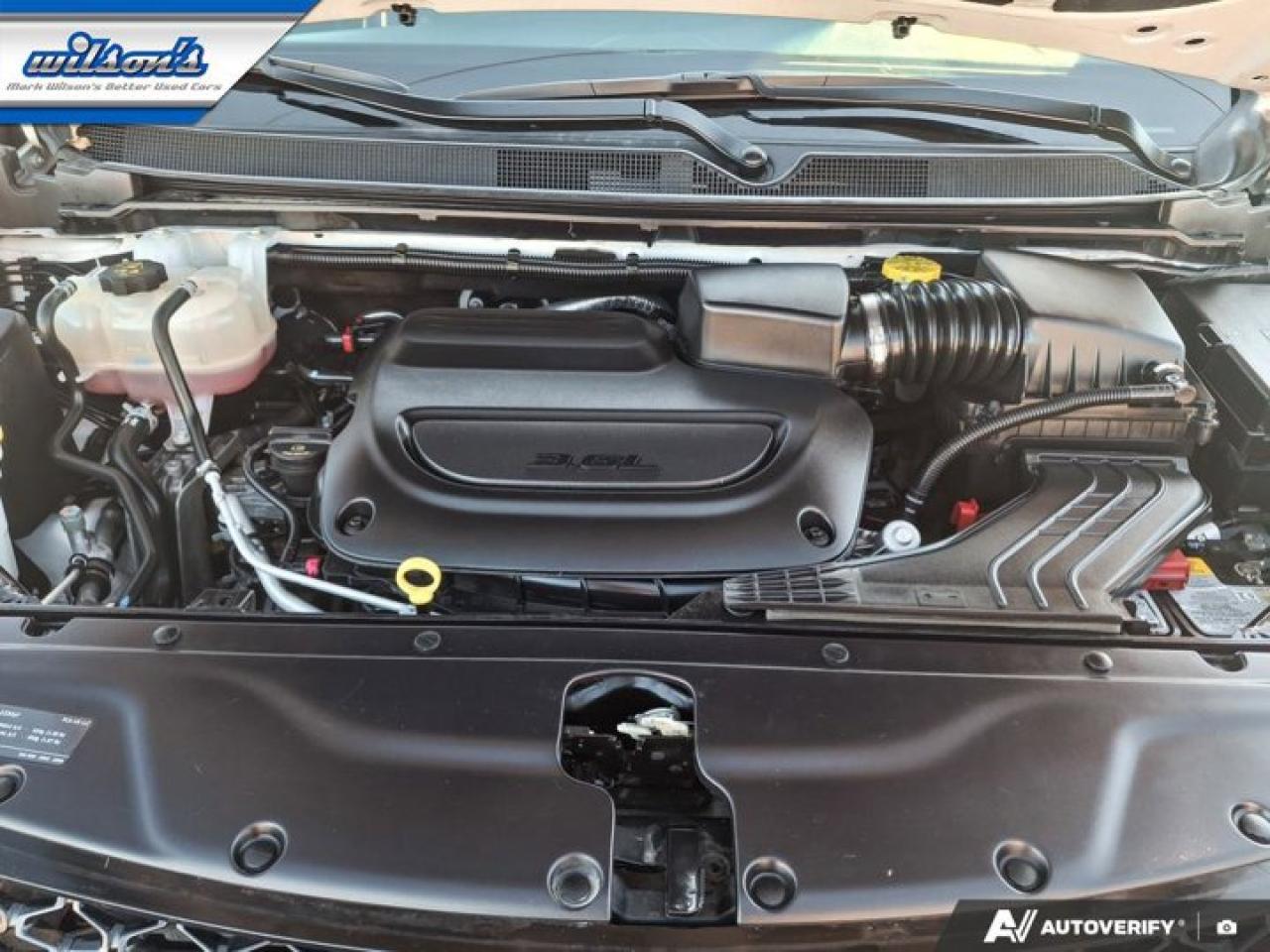 2025 Chrysler Pacifica Limited | Heated Steering | Cooled and Heated Seats| Remote Start | Adaptive Cruise | BSM & More ! Photo