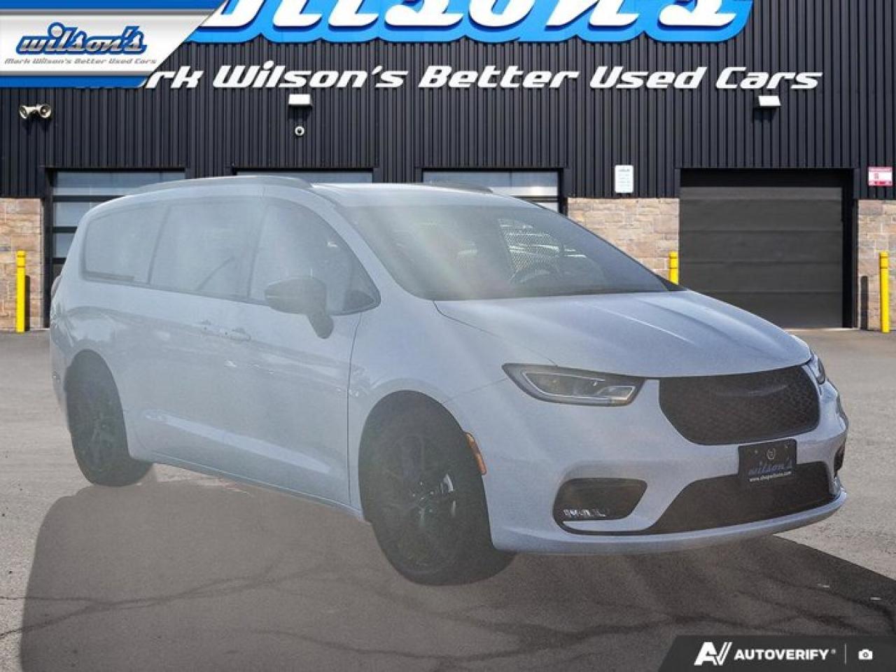 2025 Chrysler Pacifica Limited | Heated Steering | Cooled and Heated Seats| Remote Start | Adaptive Cruise | BSM & More ! Photo