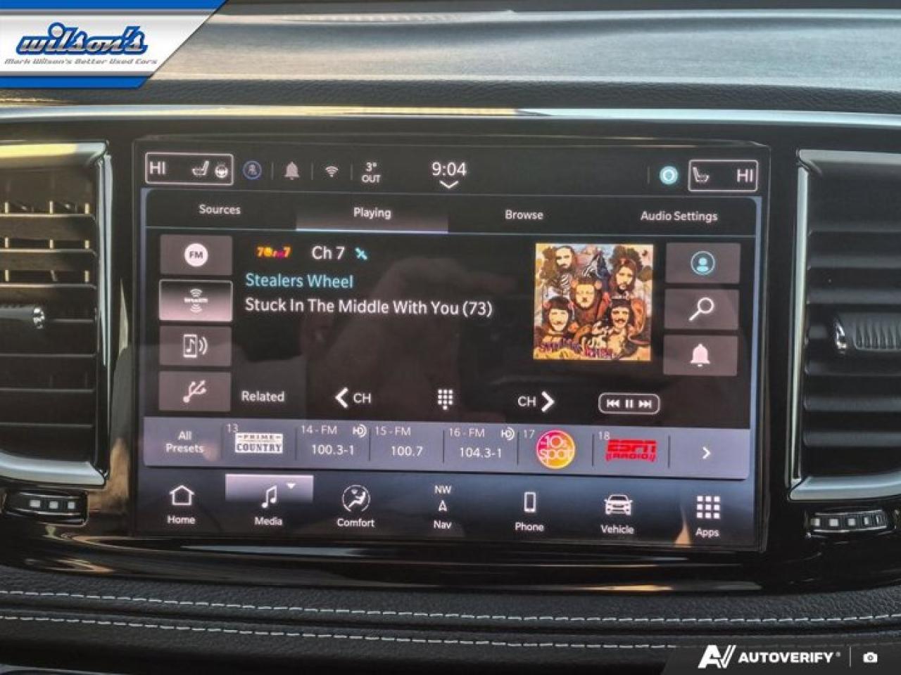 2025 Chrysler Pacifica Limited | Heated Steering | Cooled and Heated Seats| Remote Start | Adaptive Cruise | BSM & More ! Photo