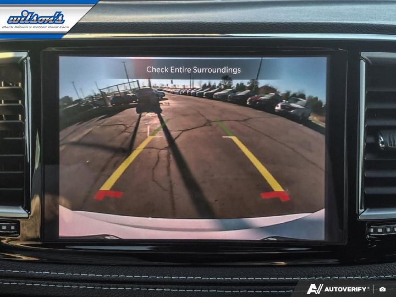 2025 Chrysler Pacifica Limited | Heated Steering | Cooled and Heated Seats| Remote Start | Adaptive Cruise | BSM & More ! Photo