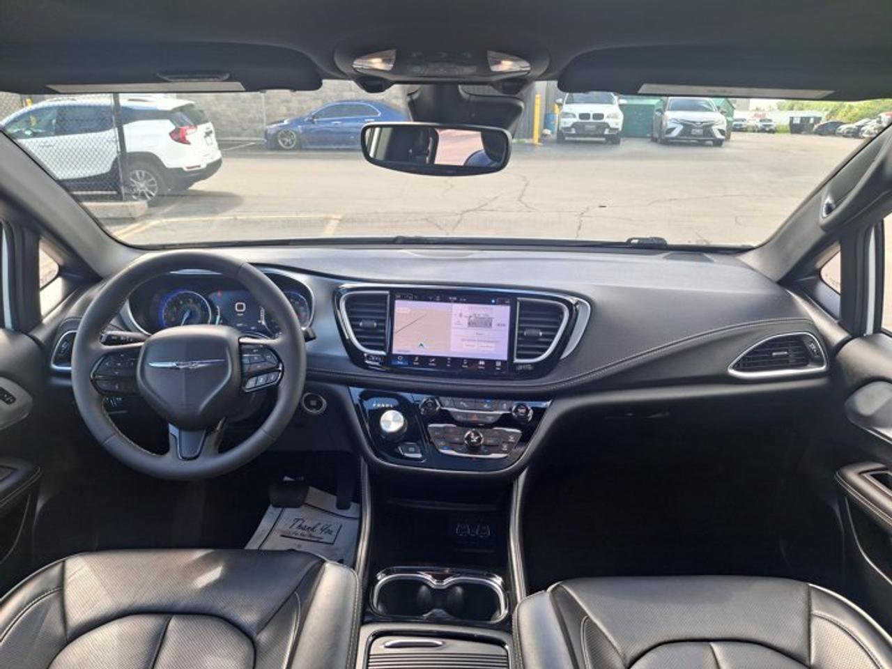 2025 Chrysler Pacifica Limited | Heated Steering | Cooled and Heated Seats| Remote Start | Adaptive Cruise | BSM & More ! Photo