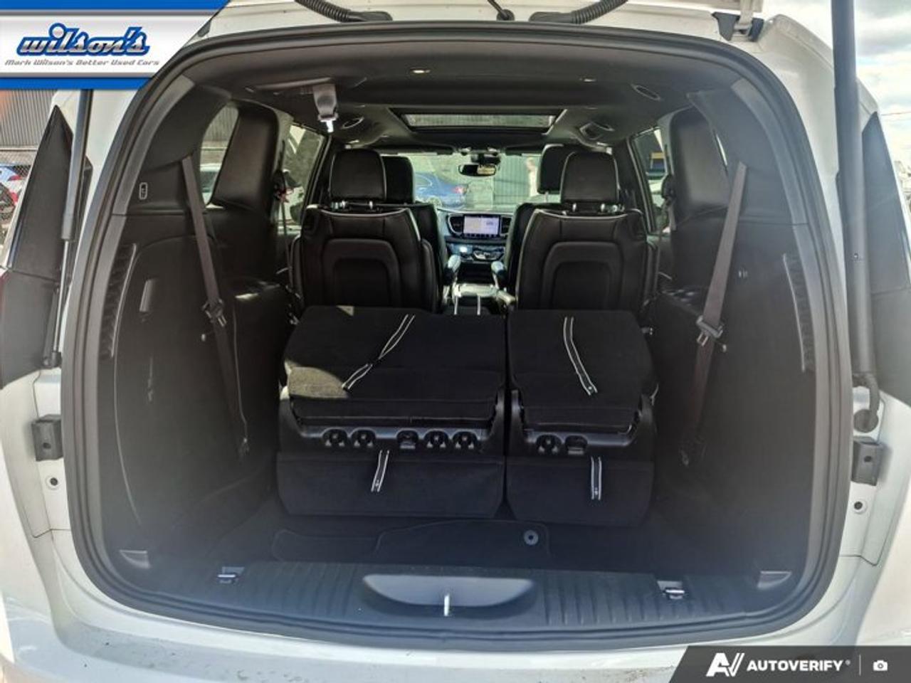 2025 Chrysler Pacifica Limited | Heated Steering | Cooled and Heated Seats| Remote Start | Adaptive Cruise | BSM & More ! Photo