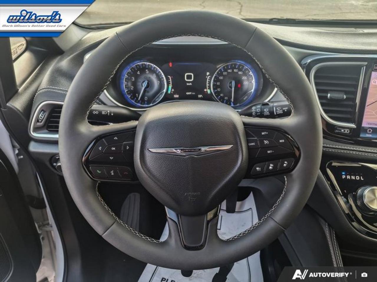 2025 Chrysler Pacifica Limited | Heated Steering | Cooled and Heated Seats| Remote Start | Adaptive Cruise | BSM & More ! Photo