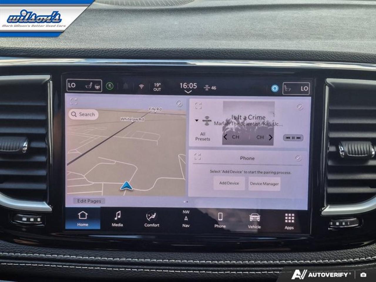 2025 Chrysler Pacifica Limited | Heated Steering | Cooled and Heated Seats| Remote Start | Adaptive Cruise | BSM & More ! Photo
