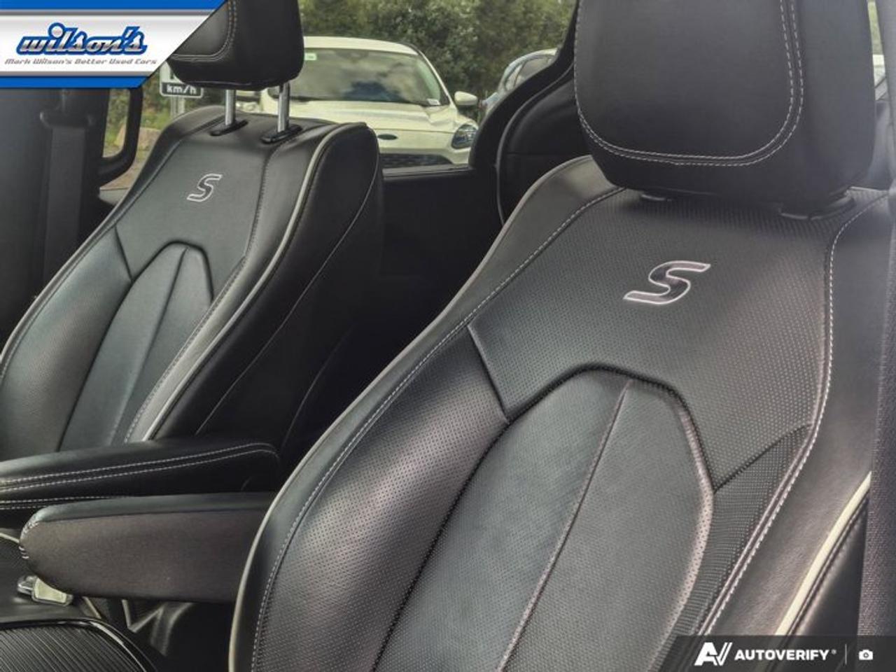 2025 Chrysler Pacifica Limited | Heated Steering | Cooled and Heated Seats| Remote Start | Adaptive Cruise | BSM & More ! Photo
