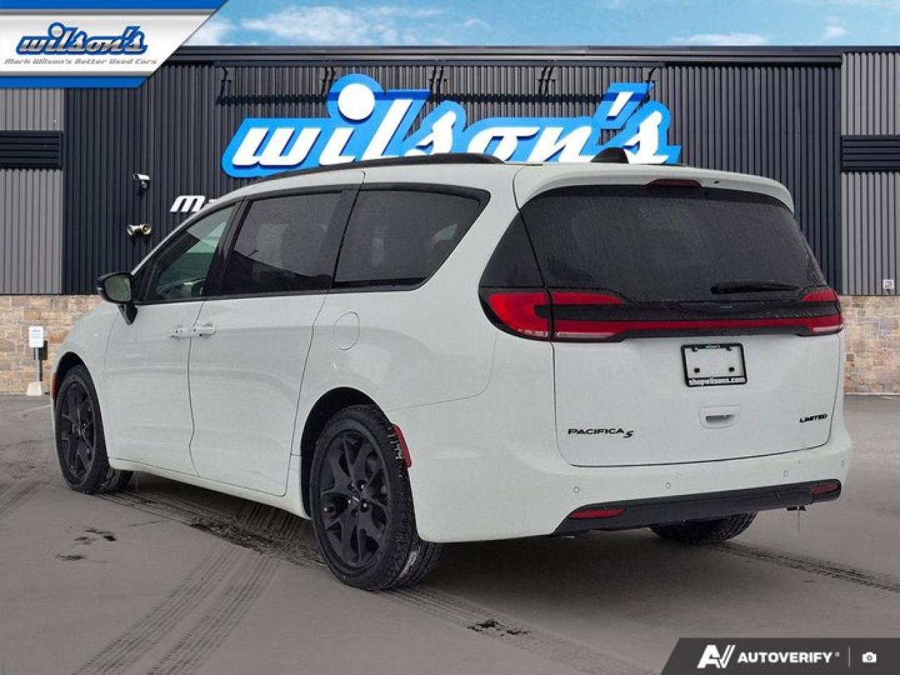 2025 Chrysler Pacifica Limited | Adaptive Cruise | BSM| Heated Steering | Cooled and Heated Seats| Remote Start & More ! Photo