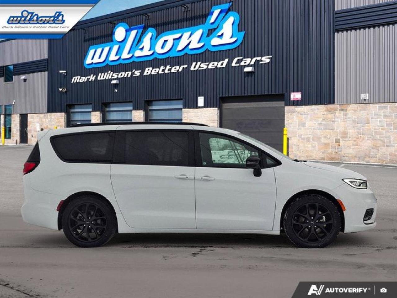 2025 Chrysler Pacifica Limited | Adaptive Cruise | BSM| Heated Steering | Cooled and Heated Seats| Remote Start & More ! Photo