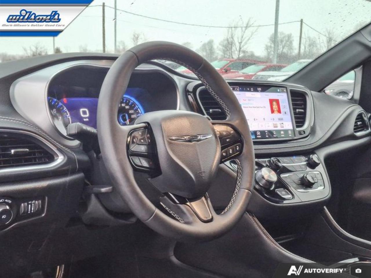 2025 Chrysler Pacifica Limited | Adaptive Cruise | BSM| Heated Steering | Cooled and Heated Seats| Remote Start & More ! Photo