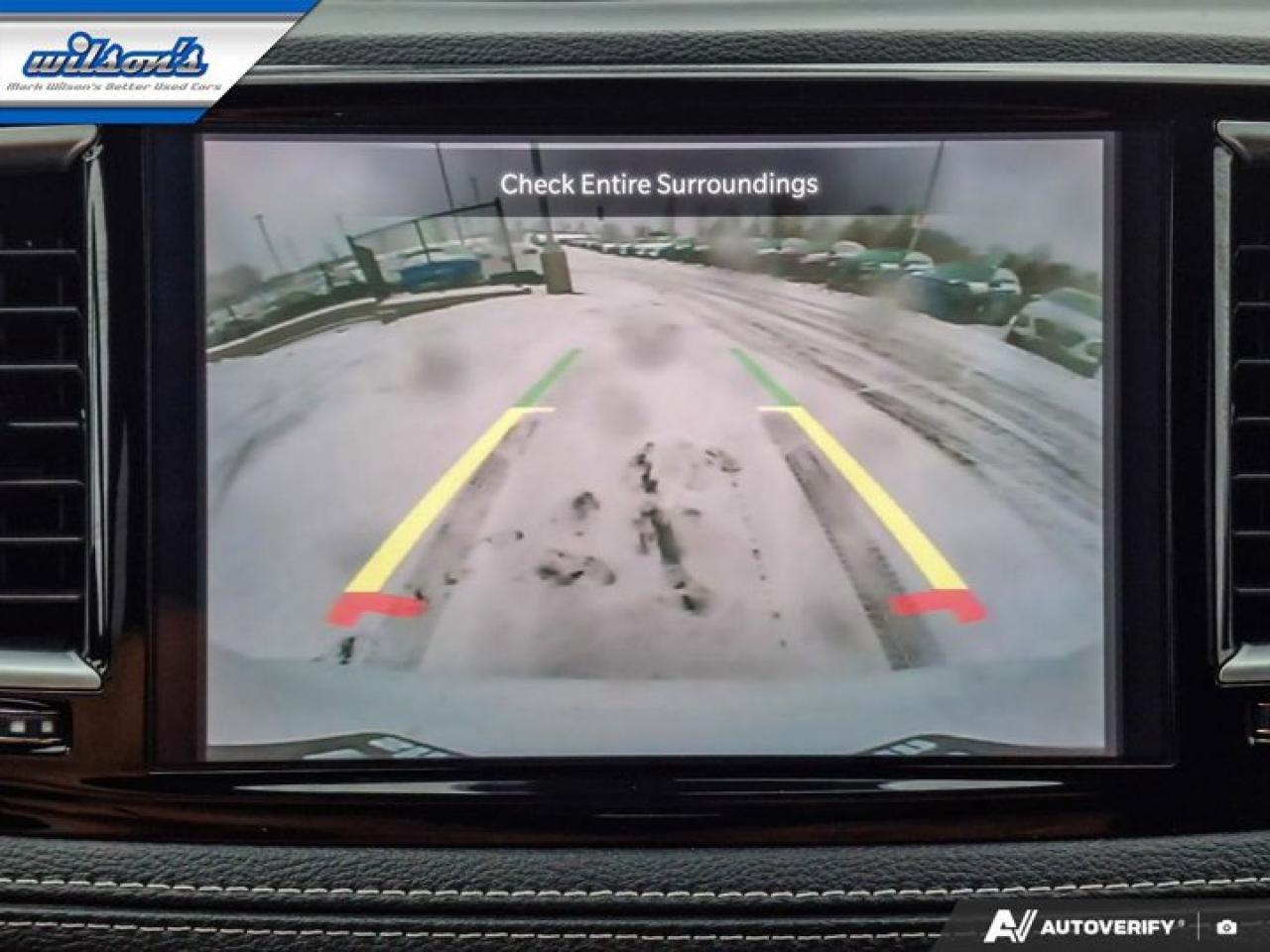 2025 Chrysler Pacifica Limited | Adaptive Cruise | BSM| Heated Steering | Cooled and Heated Seats| Remote Start & More ! Photo